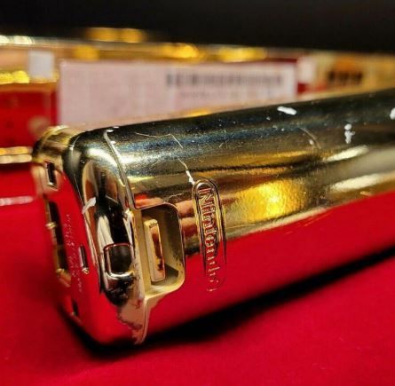 مطلي بالذهب.. عرض ”بلاي ستيشن“ الملكة إليزابيث للبيع 1 مطلي بالذهب.. عرض ”بلاي ستيشن“ الملكة إليزابيث للبيع