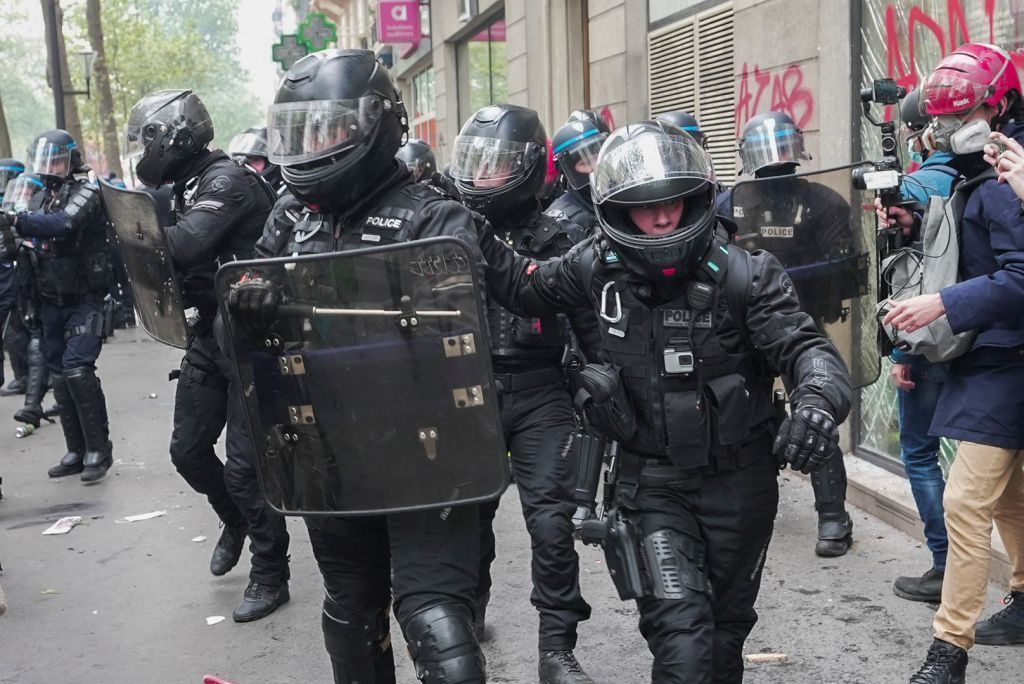 اعتقال العشرات أثناء تظاهرات يوم العمال في باريس