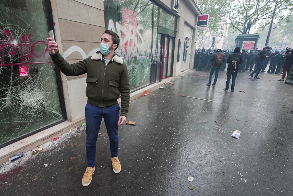 اعتقال العشرات أثناء تظاهرات يوم العمال في باريس