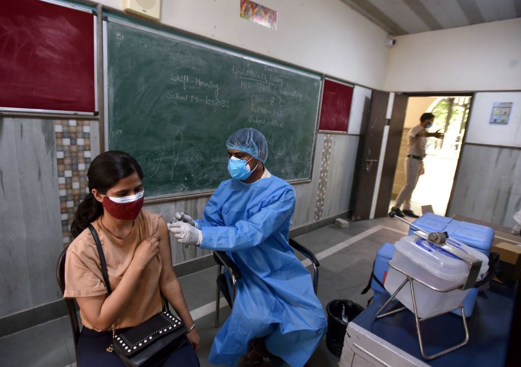 معلومات مضللة عن كورونا تنتشر في الهند.. إليك أبرز الحقائق 1 معلومات مضللة عن كورونا تنتشر في الهند.. إليك أبرز الحقائق