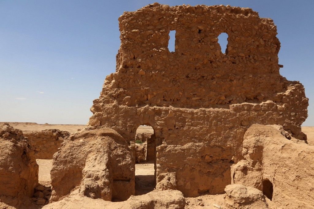 آثار العراق.. تاريخ يدفن تحت رمال الصحراء