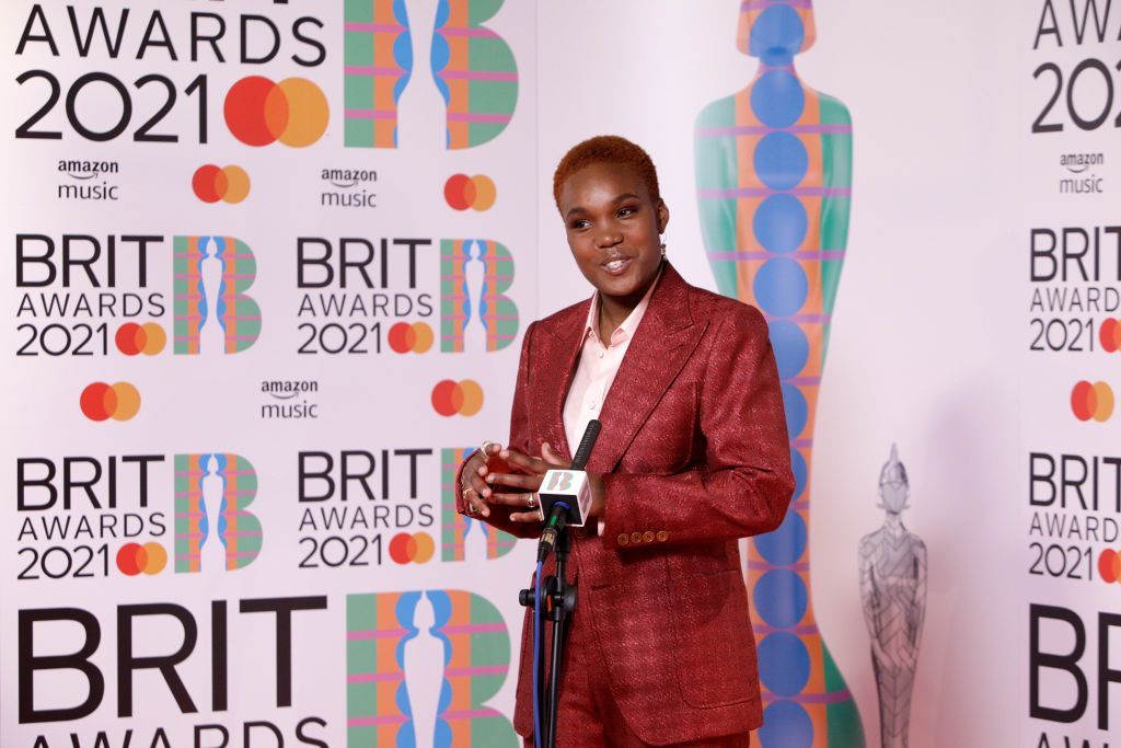 وقائع من حفل ”جوائز بريت 2021“.. نجمات يتألقن بقوة