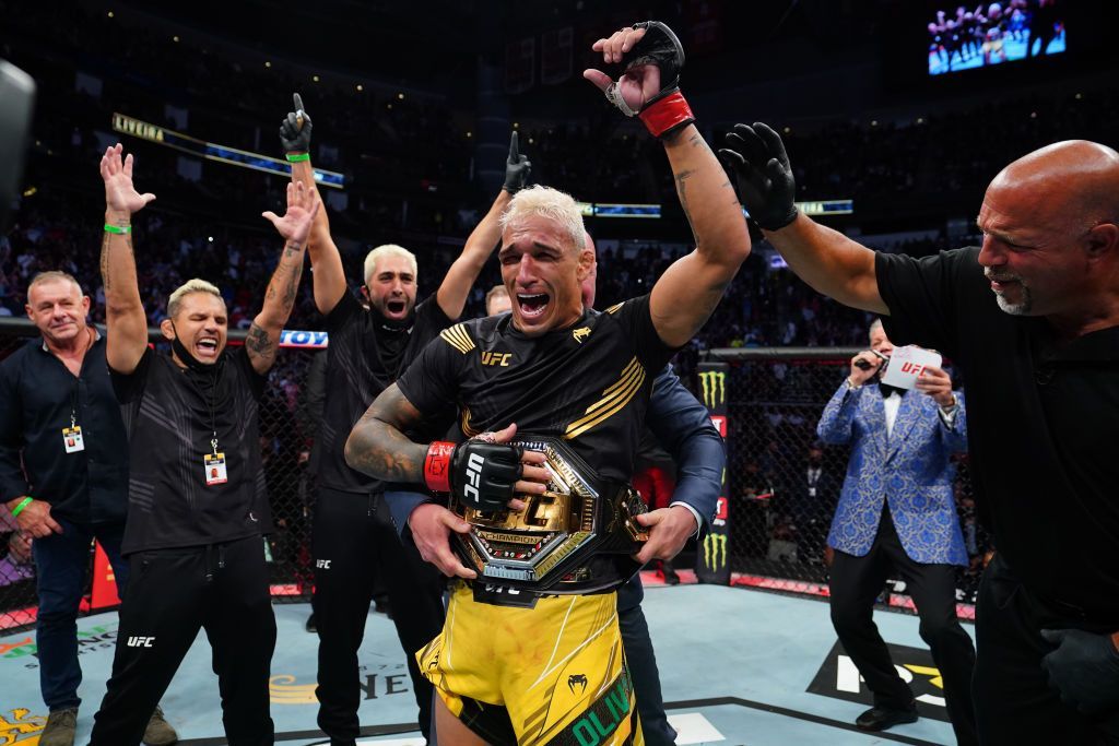 تشارلز أوليفيرا يطيح بمايكل تشاندلر ضمن ”UFC 262“ لفنون القتال 1 تشارلز أوليفيرا يطيح بمايكل تشاندلر ضمن ”UFC 262“ لفنون القتال
