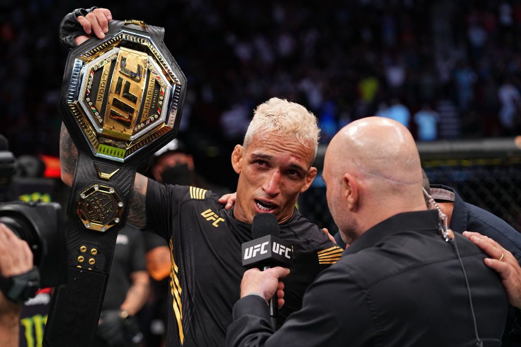 تشارلز أوليفيرا يطيح بمايكل تشاندلر ضمن ”UFC 262“ لفنون القتال 8 تشارلز أوليفيرا يطيح بمايكل تشاندلر ضمن ”UFC 262“ لفنون القتال