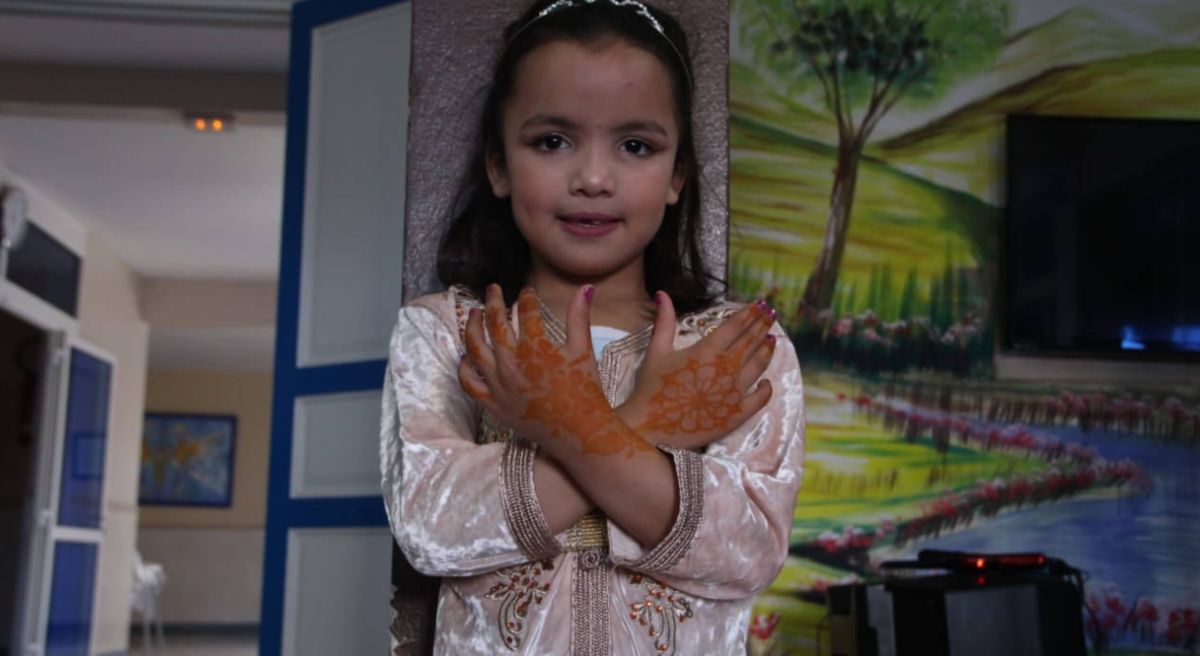 في المغرب.. "الصويرة دارنا" تحتفل مع 50 من أطفالها بعيد الفطر 2 طفلة من جمعية الصويرة دارنا