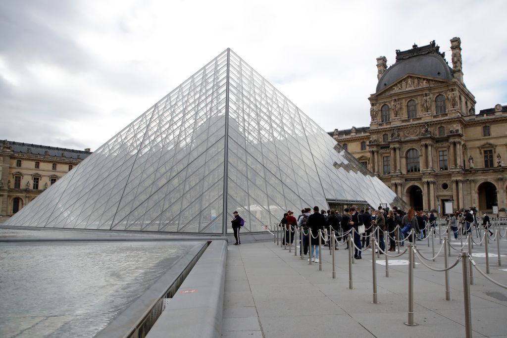 الموناليزا تلتقي زوار متحف اللوفر مجدداً