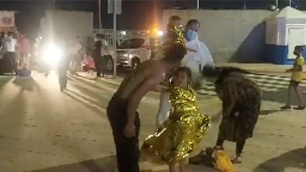 تدفق 8 آلاف مهاجر إلى جيب سبتة وإسبانيا ترد بالغاز المسيل للدموع