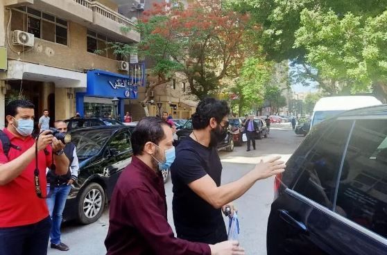 بالصور.. تشييع جثمان الفنان الراحل سمير غانم إلى مثواه الأخير