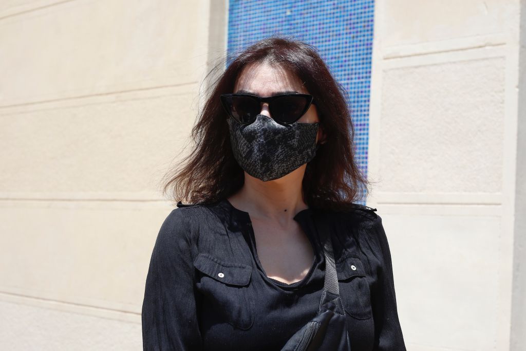 بالصور..حزن وبكاء في تشييع الفنان الكبير سمير غانم