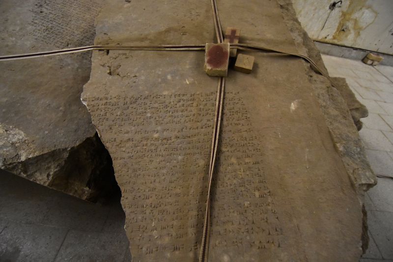 ظلام "داعش" مازال يلاحق متحف الموصل الحضاري وسط محاولات لإعادة تأهيله 4 ظلام "داعش" مازال يلاحق متحف الموصل الحضاري وسط محاولات لإعادة تأهيله