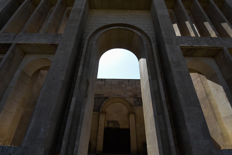 ظلام "داعش" مازال يلاحق متحف الموصل الحضاري وسط محاولات لإعادة تأهيله 1 ظلام "داعش" مازال يلاحق متحف الموصل الحضاري وسط محاولات لإعادة تأهيله