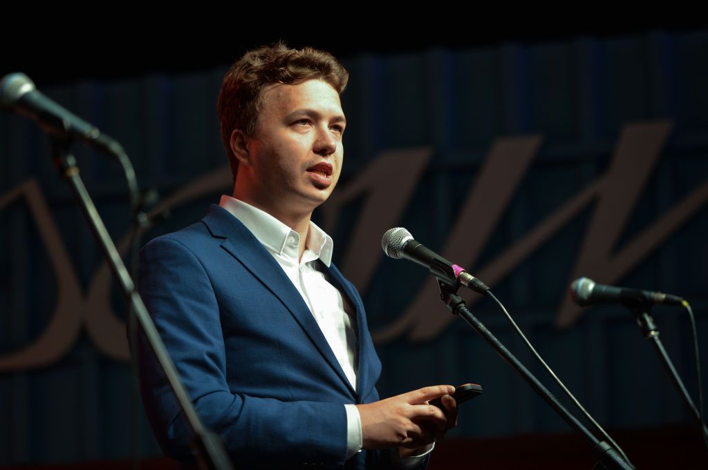 غضب غربي بعد تحويل بيلاروسيا مسار طائرة لاعتقال معارض