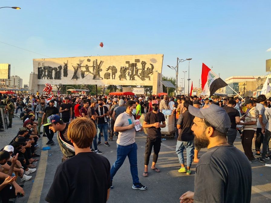 مقتل متظاهر وسقوط 13 جريحاً خلال تظاهرات في بغداد احتجاجاً على اغتيال الناشطين