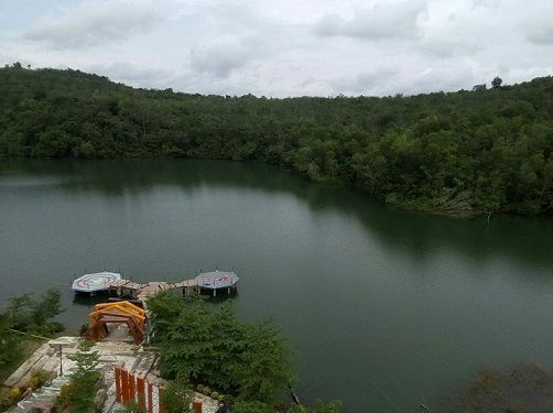 غرق 5 أفراد من أسرة واحدة في بحيرة إندونيسية بسبب صورة سيلفي