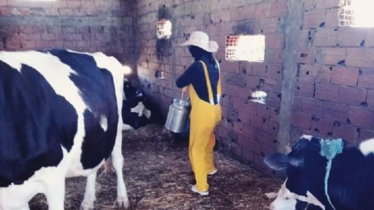 صاحبة شهادة عليا في تونس اختارت العمل الفلاحي على البطالة