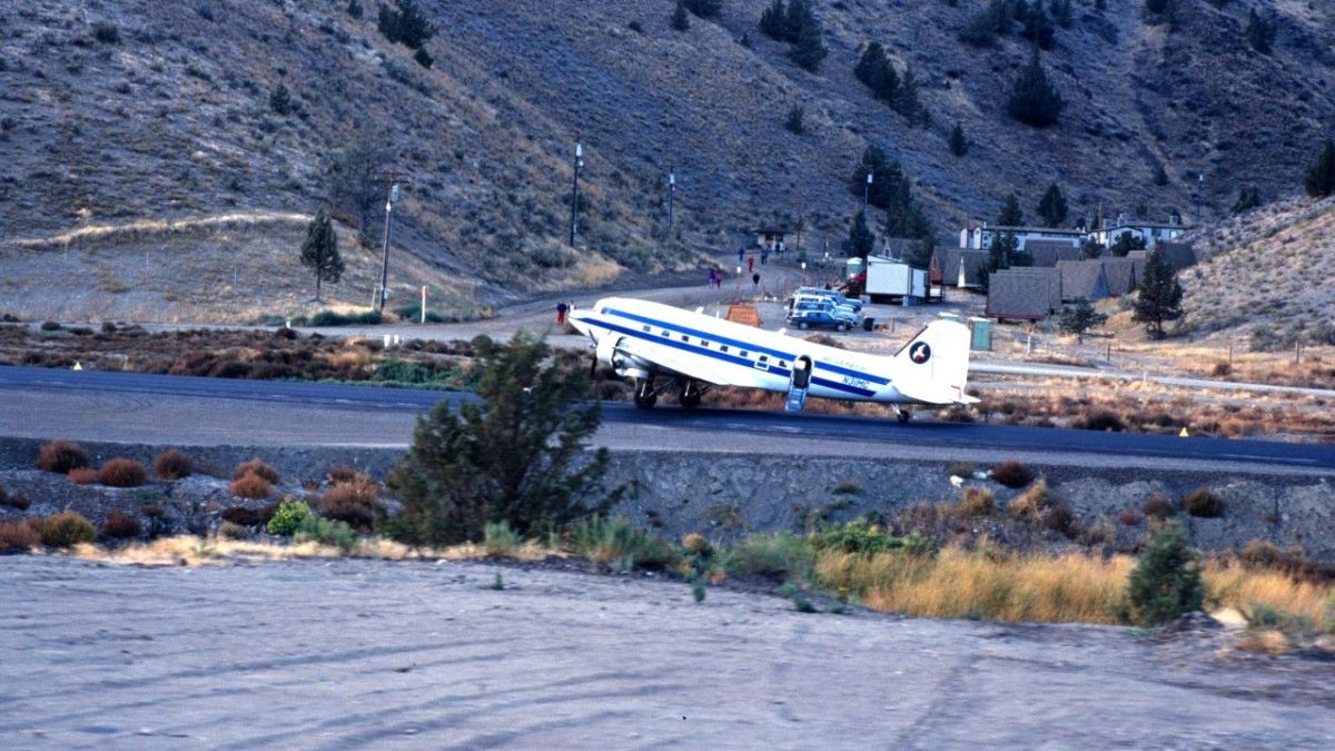  مطار أسسته طائفة الراجنيش في ولاية أوريغون الأمريكية