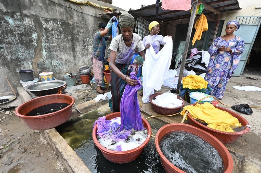 مصمم ملابس نيلسون مانديلا في مهمة لتطوير الموضة الإفريقية