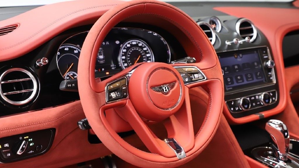 اخترنا لكم.. بنتلي بنتياجا سبيد 2021 بمحرك مصنع يدوياً 2 اخترنا لكم.. بنتلي بنتياجا سبيد 2021 بمحرك مصنع يدوياً