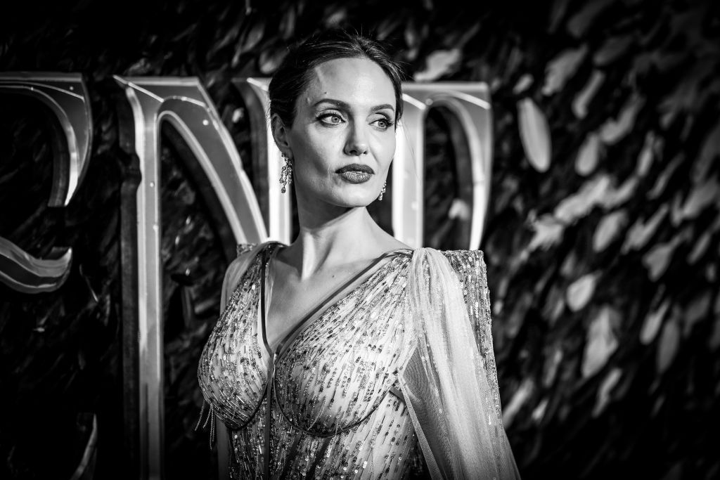 في يوم ميلادها الـ46.. حقائق بارزة عن النجمة أنجلينا جولي 1 في يوم ميلادها الـ46.. حقائق بارزة عن النجمة أنجلينا جولي