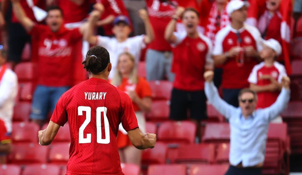 يورو تريند: رونالدو يثير السخرية.. ولعنة ركلات الجزاء متواصلة 2 يورو تريند: رونالدو يثير السخرية.. ولعنة ركلات الجزاء متواصلة