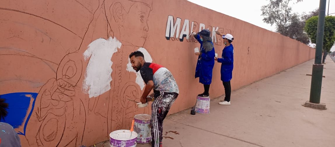 "مشروع مدينتي" ينطلق بجدارية تزين سور محطة القطار بمراكش 2 "مشروع مدينتي" ينطلق بجدارية تزين سور محطة القطار بمراكش