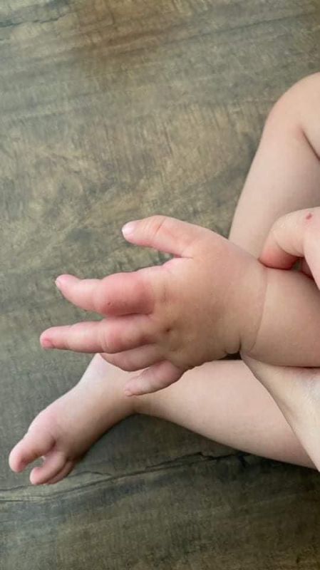 الأردن.. تعرض طفل للإيذاء في إحدى الحضانات يثير عاصفة من الانتقادات 2 الأردن.. تعرض طفل للإيذاء في إحدى الحضانات يثير عاصفة من الانتقادات