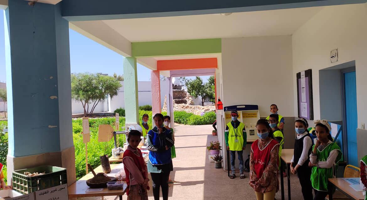 الأندية البيئية بالمؤسسات بالصويرة.. حلول تربوية في مواجهة تغير المناخ 4 أطفال من مدرسة المعتمد بن عباد في الصويرة