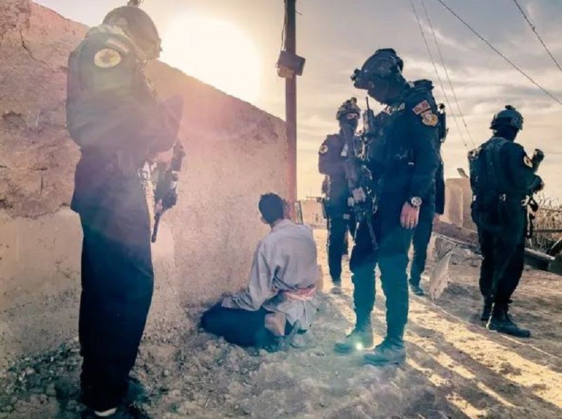 مقاتلو داعش يعيدون تجميع صفوفهم في قلب العراق: "لن يستسلموا أبداً" 4 مقاتلو داعش يعيدون تجميع صفوفهم في قلب العراق: "لن يستسلموا أبداً"