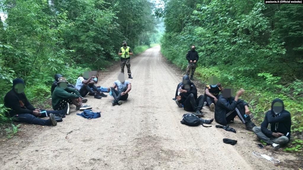 ليتوانيا تطالب بفرض عقوبات جديدة على نظام بيلاروسيا لتسهيله الهجرة غير الشرعية 1 ليتوانيا تطالب بفرض عقوبات جديدة على نظام بيلاروسيا لتسهيله الهجرة غير الشرعية