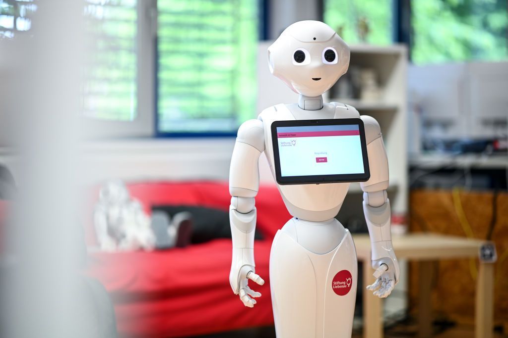 الروبوت ”فلفل“ يخيّب الآمال في اليابان.. ما فعله محرجٌ جداً