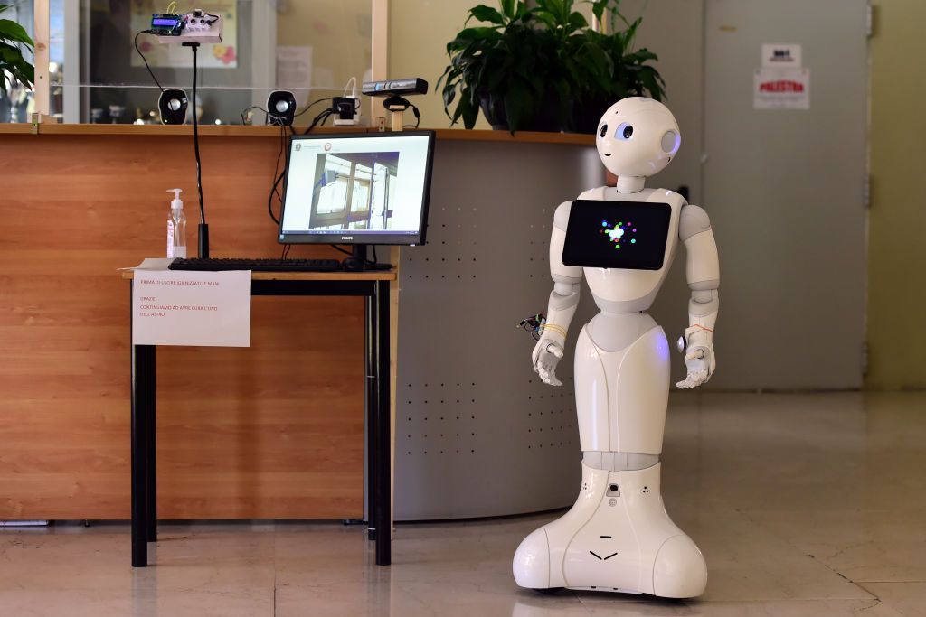 الروبوت ”فلفل“ يخيّب الآمال في اليابان.. ما فعله محرجٌ جداً