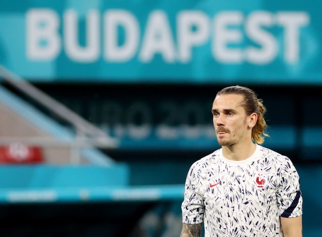 صفقة غريزمان المرتقبة: اللاعب يضحي براتبه.. وكومان يستثمر الفرصة