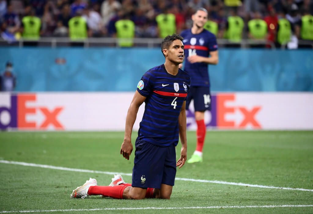 خطوة على طريق ضم مبابي.. فاران يقترب من مانشستر يونايتد 1 خطوة على طريق ضم مبابي.. فاران يقترب من مانشستر يونايتد