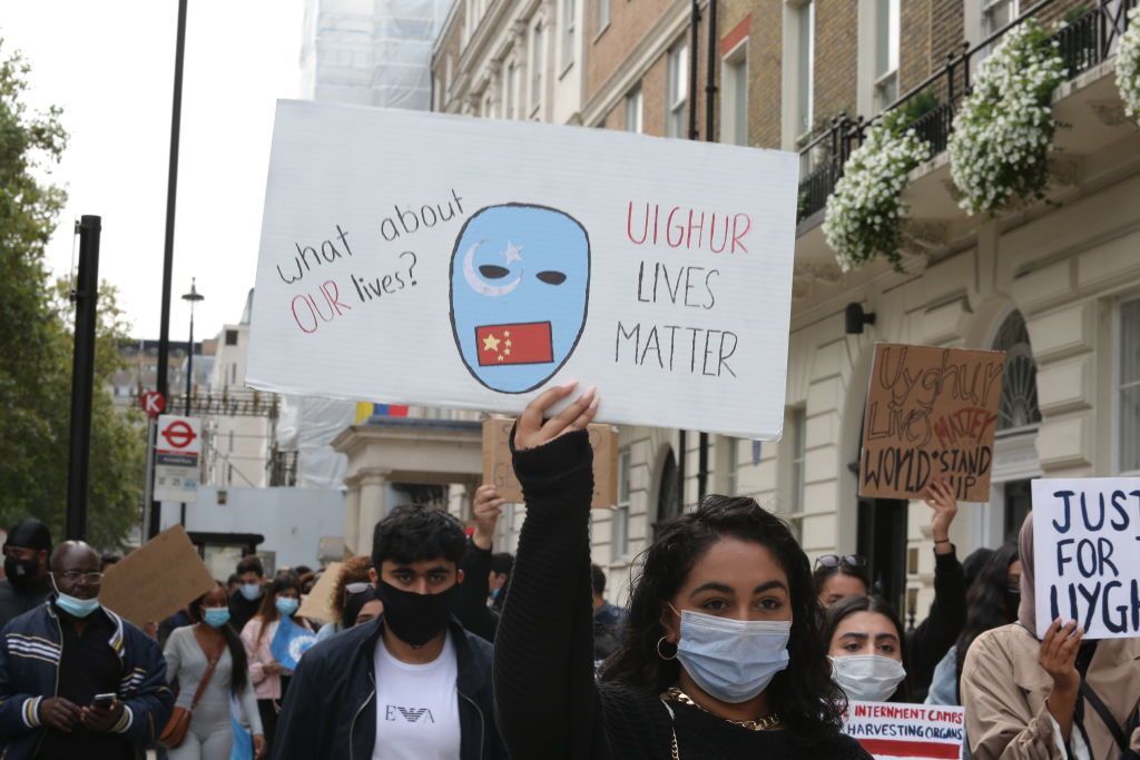 مسلمو الإيغور في الصين.. شهادات تكشف كيفية تعذيب النساء