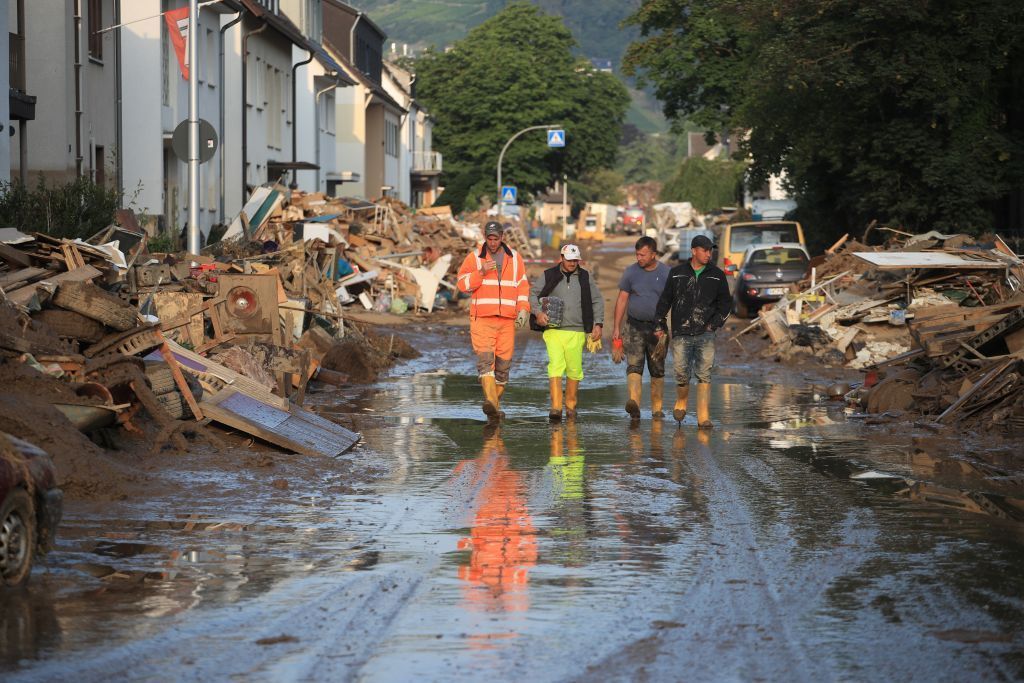 من الصين إلى ألمانيا… الفيضانات تودي بحياة العشرات وتذكر بخطورة التغيير المناخي