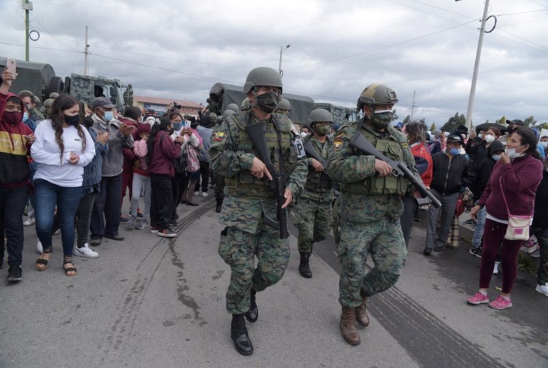 الإكوادور: 21 نزيلاً على الأقل قتلوا في أعمال شغب في سجنين