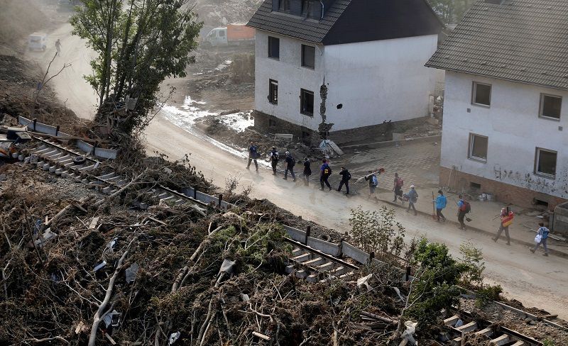 بالصور والفيديو.. 180 شخصاً قضوا جراء الفيضانات في ألمانيا