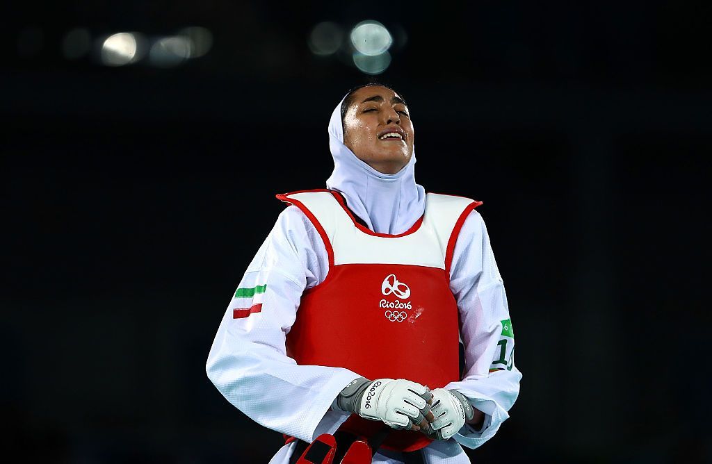 كيميا علي زاده.. قصة إيرانية من ألم الاضطهاد لنصف نهائي الأولمبياد