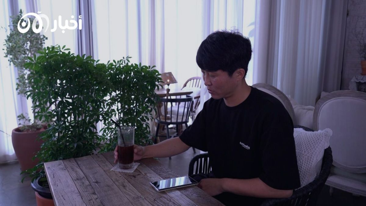 جاسوس سابق لدى النظام الكوري الشمالي: الإيحاء باحترام الشعارات الدينية في كوريا الشمالية مجرد نفاق 1 جاسوس سابق لدى النظام الكوري الشمالي: الإيحاء باحترام الشعارات الدينية في كوريا الشمالية مجرد نفاق