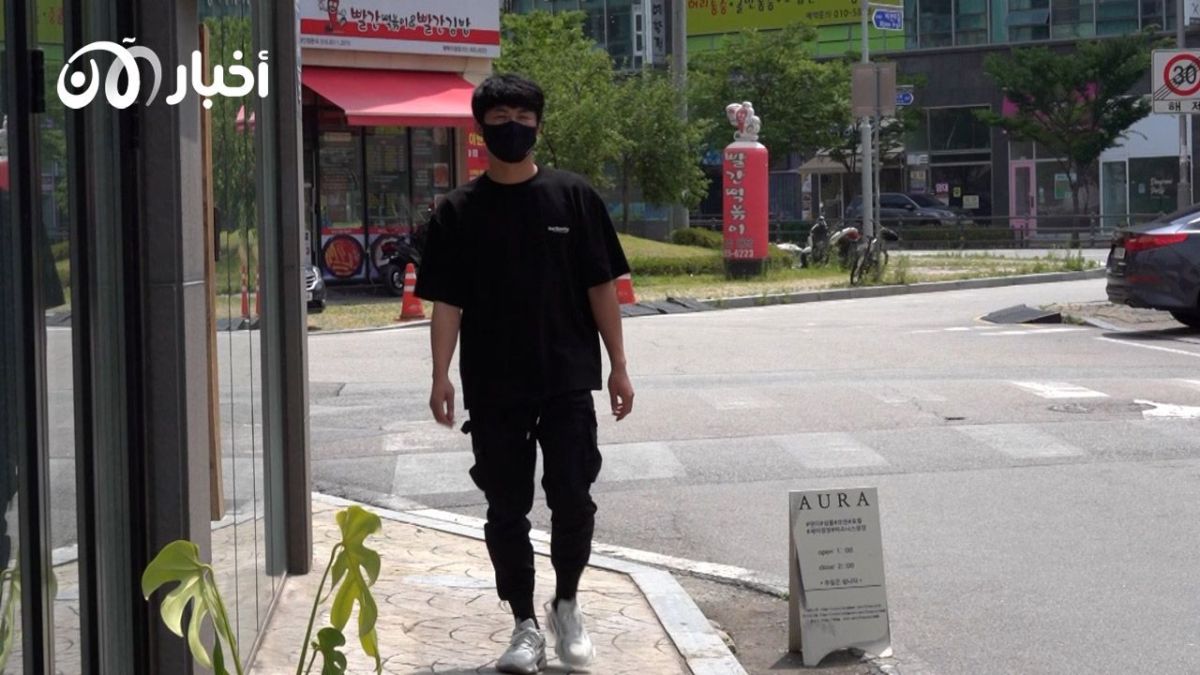 جاسوس سابق لدى النظام الكوري الشمالي: الإيحاء باحترام الشعارات الدينية في كوريا الشمالية مجرد نفاق 3 جاسوس سابق لدى النظام الكوري الشمالي: الإيحاء باحترام الشعارات الدينية في كوريا الشمالية مجرد نفاق