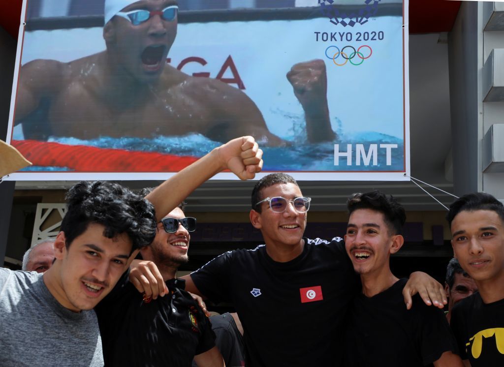 بالصور.. استقبال كبير للبطل الأولمبي أحمد أيوب الحفناوي في مطار تونس 6 بالصور.. استقبال كبير للبطل الأولمبي أحمد أيوب الحفناوي في مطار تونس