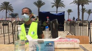 ‎شباب جزائري متطوع يواجه كورونا بحملة لتوفير مولدات ومكثفات الأوكسجين لمستشفيات باب الوادي