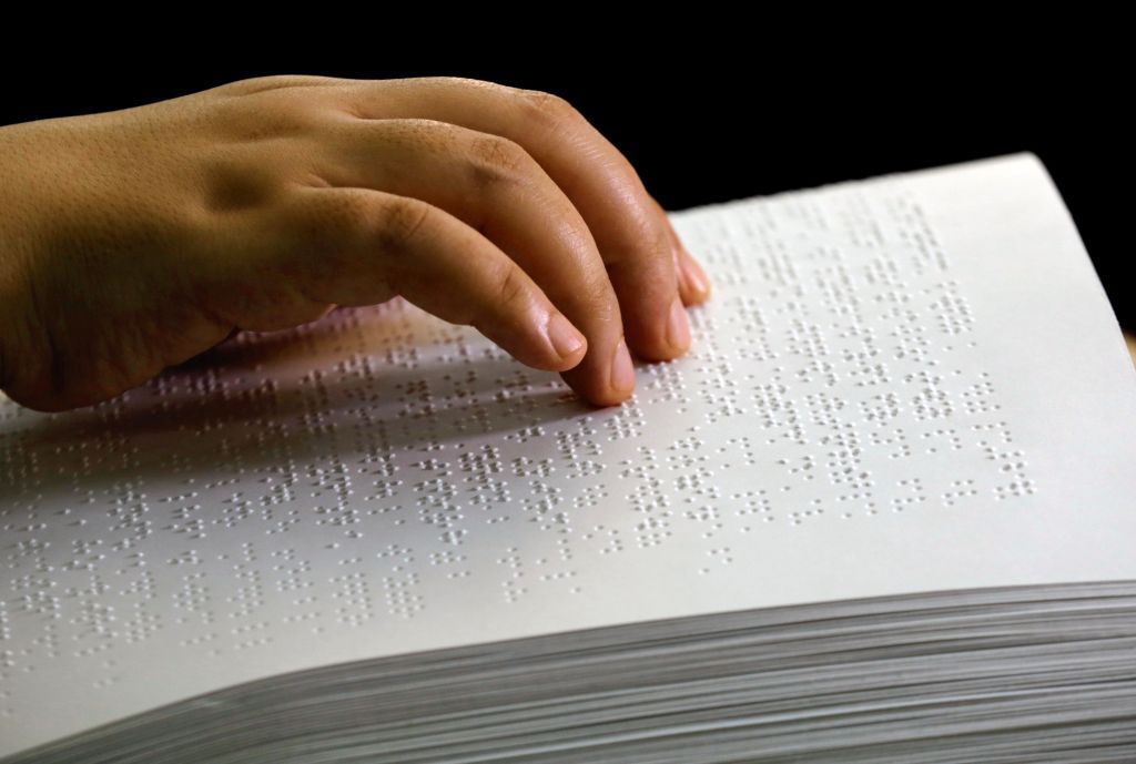 "جوا الحلة" بُشرى سارة للمكفوفات .. أول كتاب للطبخ بطريقة برايل في مصر