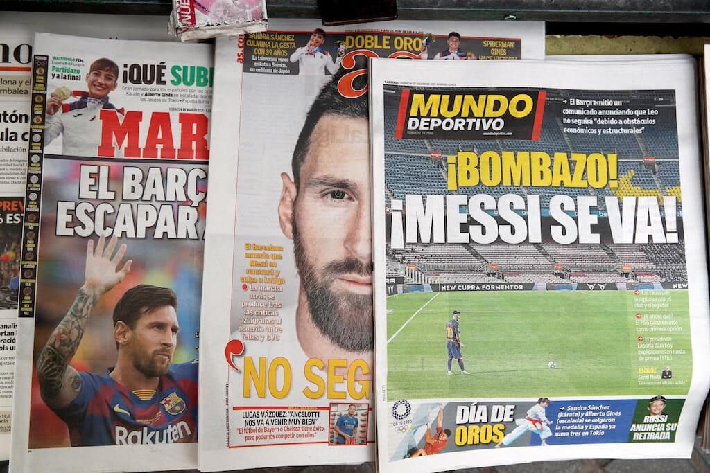 تفاصيل اللحظات الأخيرة قبل القنبلة.. الكشف عن كواليس رحيل ميسي 6 تفاصيل اللحظات الأخيرة قبل القنبلة.. الكشف عن كواليس رحيل ميسي