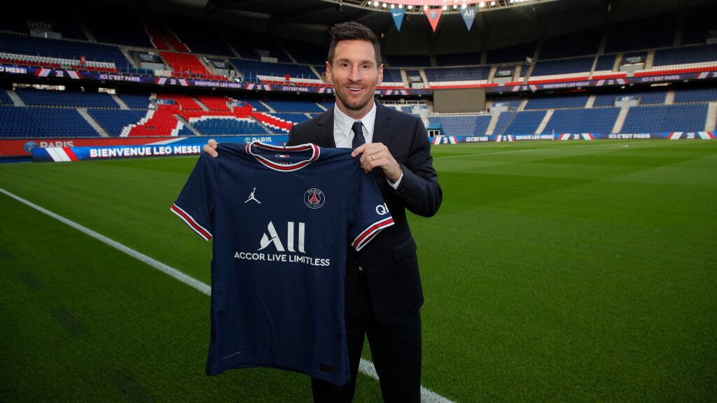 رسمياً.. باريس سان جيرمان يعلن تعاقده مع ميسي حتى عام 2023