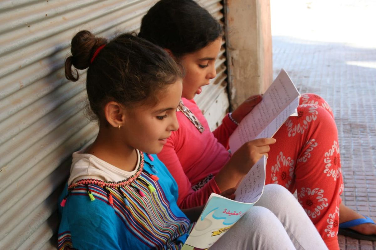 إطلاق أول مكتبة قرب بأيت باها لنشر ثقافة القراءة بين سكان الأحياء 2 إطلاق أول مكتبة قرب بأيت باها لنشر ثقافة القراءة بين سكان الأحياء