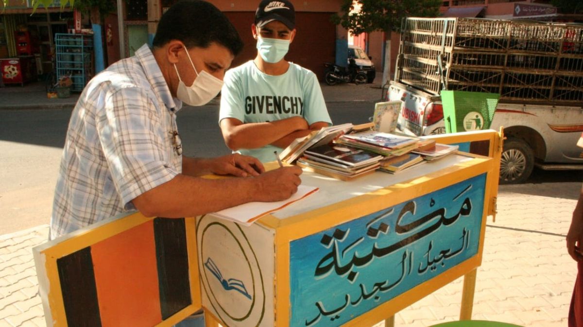 إطلاق أول مكتبة قرب بأيت باها لنشر ثقافة القراءة بين سكان الأحياء 6 إطلاق أول مكتبة قرب بأيت باها لنشر ثقافة القراءة بين سكان الأحياء