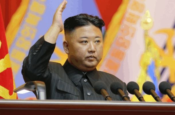 الحديث عن فقدان ”كيم جونغ أون“ لوزنه ممنوع في كوريا الشمالية 2 الحديث عن فقدان ”كيم جونغ أون“ لوزنه ممنوع في كوريا الشمالية