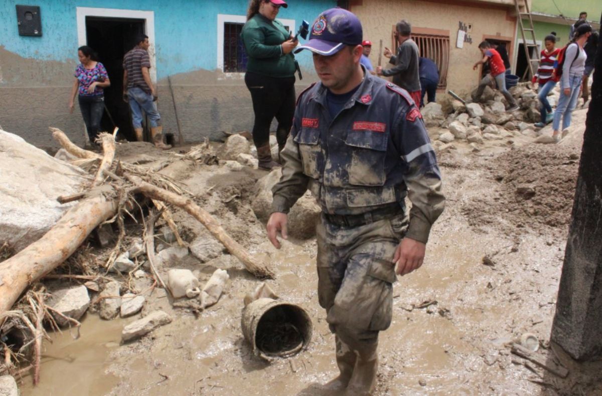 بالصور.. دمار هائل بسبب فيضانات ضربت فنزويلا