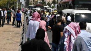أزمة مواصلات في سوريا و"آب اللهاب" يحرق جباه المواطنين